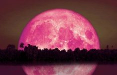 Bulan Purnama Stroberi Hiasi Langit Akhir Juni