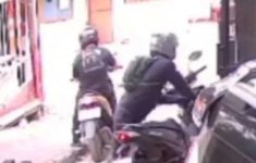 Nekat! Maling Motor di Jaktim Acungkan Pistol Saat Dipergoki Pemilik Rumah