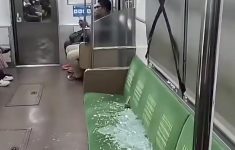 Kaca KRL Tanah Abang-Rangkasbitung Pecah Dilempar OTK Saat Melintas, Penumpang Terluka