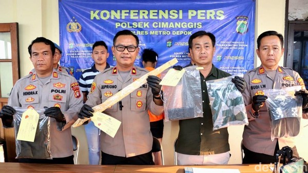 Sadis! Perampok Bacok Ibu dan Anak Setelah Ketahuan Beraksi di Depok