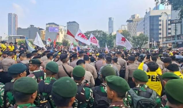 TNI Jelaskan Alasan Turun Saat Demo Mahasiswa di Jakarta