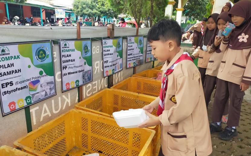 Sekolah di Jaktim Diminta Tanamkan Budaya Pilah Sampah Sejak Dini