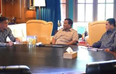 Prabowo WFH di Hambalang, Erick Thohir dan John Herdman Datang Bertemu Singgung Piala Dunia 2026