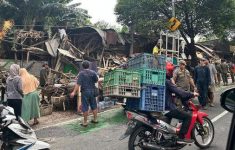 Bangunan Liar di Jalan Juanda Depok Ditertibkan, Lalu Lintas Sempat Tersendat