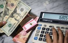 Rupiah Terpuruk ke Rp17.966 per Dolar AS