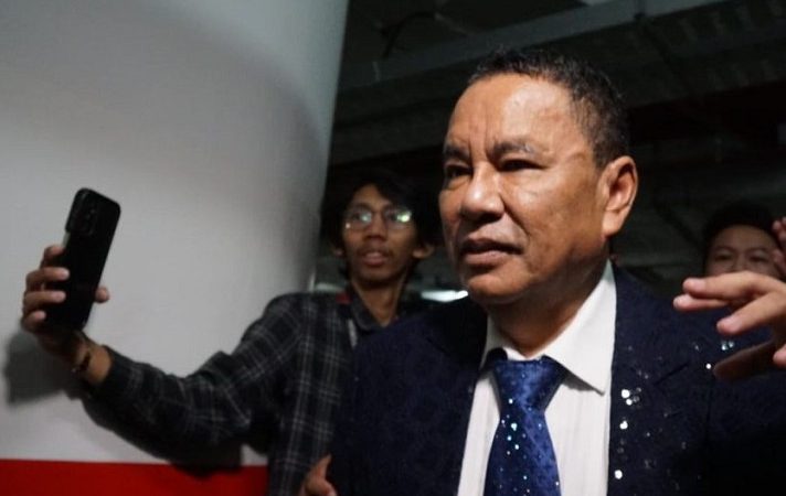 Hotman Paris Resmi Bela Febrie Adriansyah