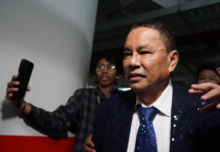Hotman Paris Resmi Bela Febrie Adriansyah