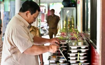 BGN Masih Kaji Wacana Anak dari Keluarga Mampu Tak Lagi Terima MBG