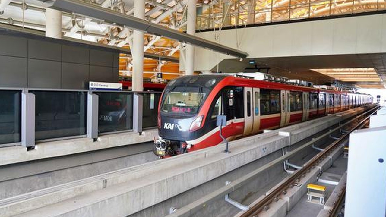 Karyawan Swasta Berpenghasilan Maksimal Rp6,2 Juta Kini Bisa Naik TransJakarta, MRT, dan LRT Gratis