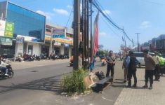 Teknisi Internet Tersengat Listrik Saat Pasang Kabel di Bogor, Tangan Alami Luka Bakar