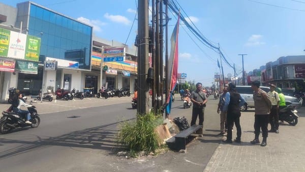 Teknisi Internet Tersengat Listrik Saat Pasang Kabel di Bogor, Tangan Alami Luka Bakar