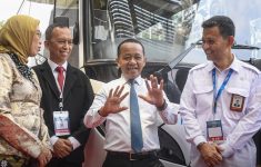 Bahlil Siap Bahas Pemanfaatan Bus Hidrogen untuk TransJakarta