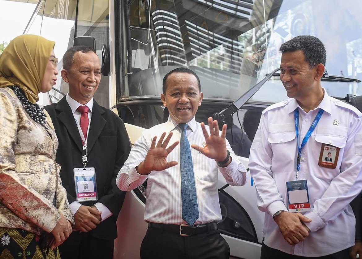 Bahlil Siap Bahas Pemanfaatan Bus Hidrogen untuk TransJakarta