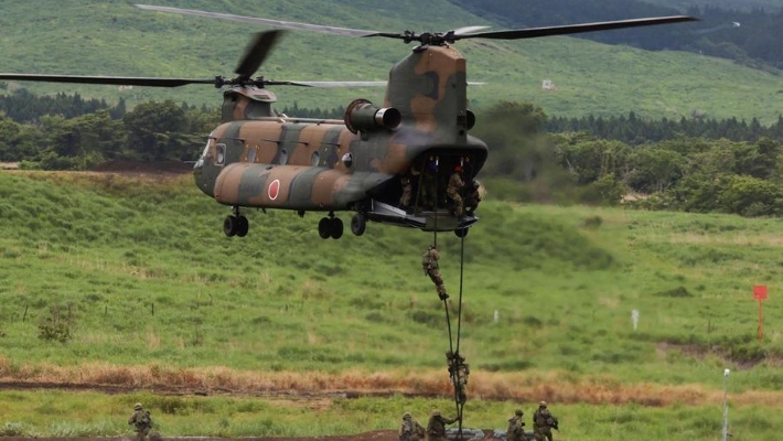 Jepang Kerahkan 600 Personel dan 3 Helikopter CH-47 Bantu Atasi Karhutla