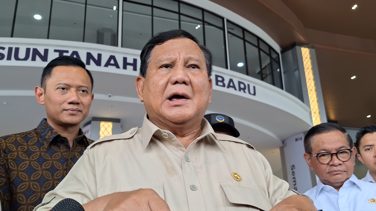 Prabowo Dorong Pembangunan Jalur Kereta Trans Sumatra dan Trans Kalimantan