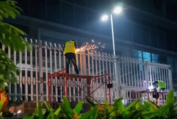 Pagar Besi Setinggi 2,5 Meter di Mal Kota Kasablanka Resmi Dibongkar