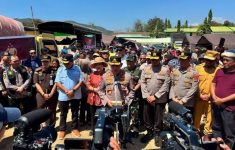 Kapolri Salurkan 247 Ton Bantuan untuk Korban Gempa NTT