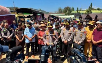 Kapolri Salurkan 247 Ton Bantuan untuk Korban Gempa NTT
