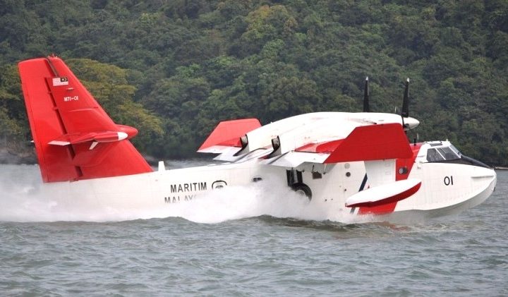 Pesawat Amfibi Malaysia Kerahkan Angkut 6.137 Liter Air