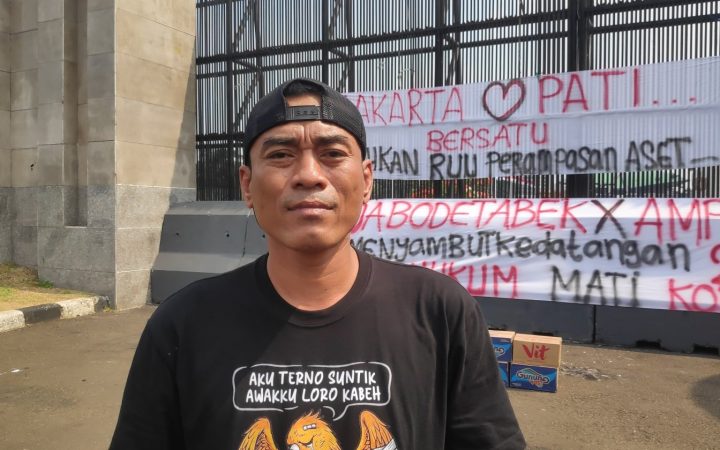 Detik-detik Botok Pati Tiba di Gedung DPR RI