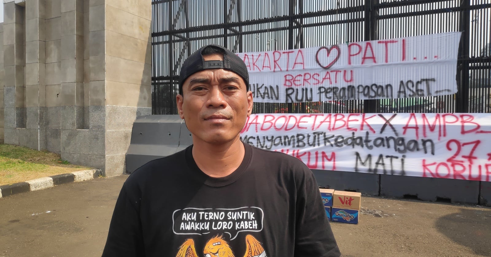 Prabowo Salurkan Rp200 Miliar untuk Penanganan Gempa NTT