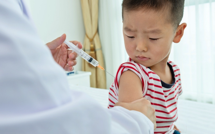 Kemenkes Mulai Berikan Vaksin HPV untuk Anak Laki-Laki