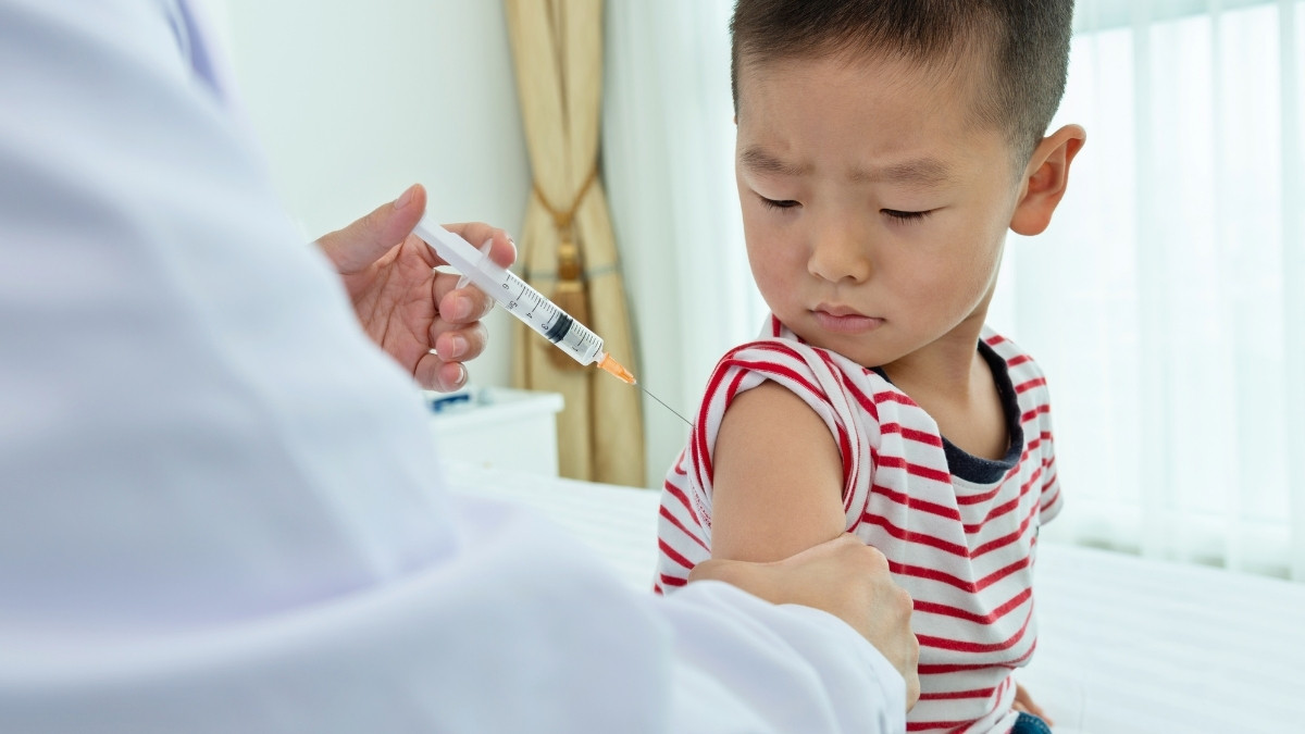 Kemenkes Mulai Berikan Vaksin HPV untuk Anak Laki-Laki