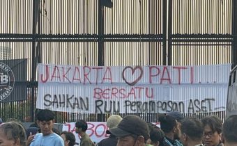 Massa Demo 27 Agustus Mulai Padati Depan DPR