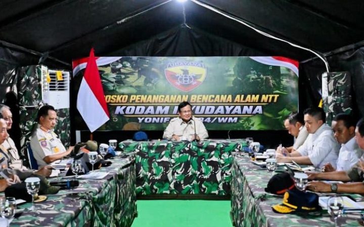 Prabowo Salurkan Rp200 Miliar untuk Penanganan Gempa NTT