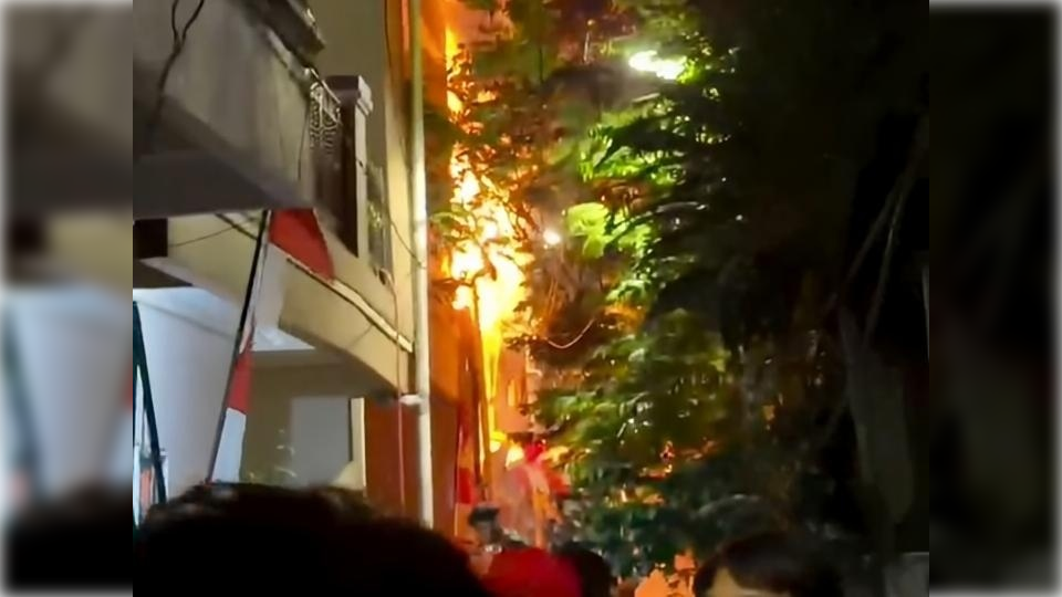 Lapak di Joglo Jakarta Barat Terbakar