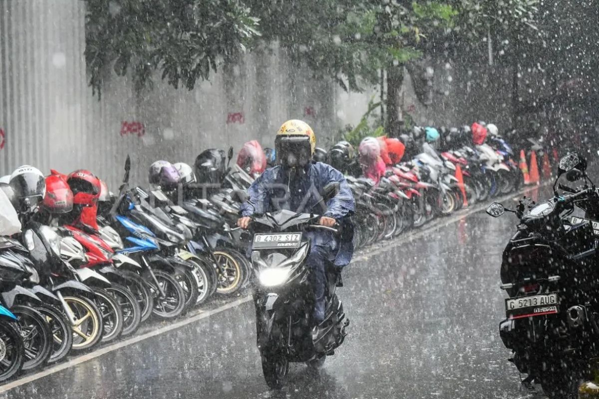 Jakarta Diprakirakan Hujan Sore hingga Malam
