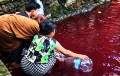 Air Mata Air di Gunung Sindur Mendadak Berubah Merah