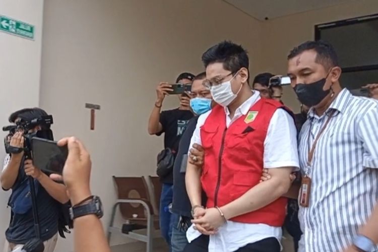 Indra Kenz Bebas Bersyarat dari Kasus Binomo