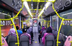 Penumpang Pria Keluhkan Perempuan Duduk di Kursi Umum Saat Area Khusus Wanita Masih Kosong
