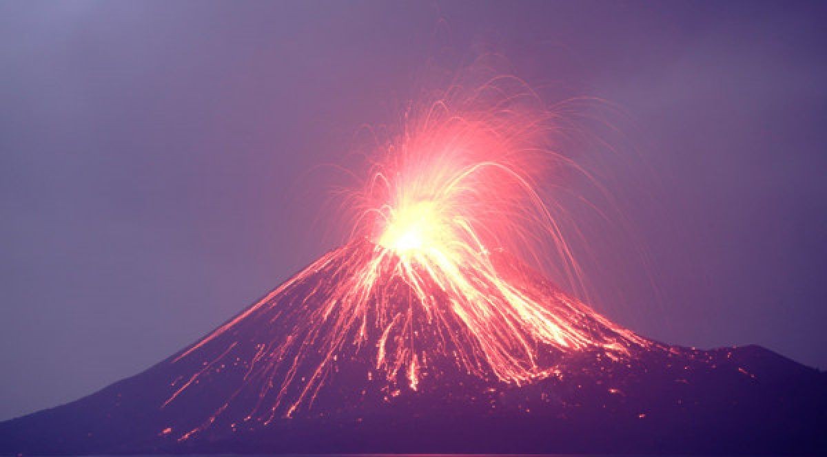 Gunung Anak Krakatau Kembali Erupsi