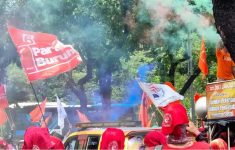 Ribuan Buruh Demo di Jakarta Hari Ini