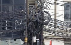 Pemprov DKI Siapkan Rp90 Miliar untuk Benahi Kabel Semrawut
