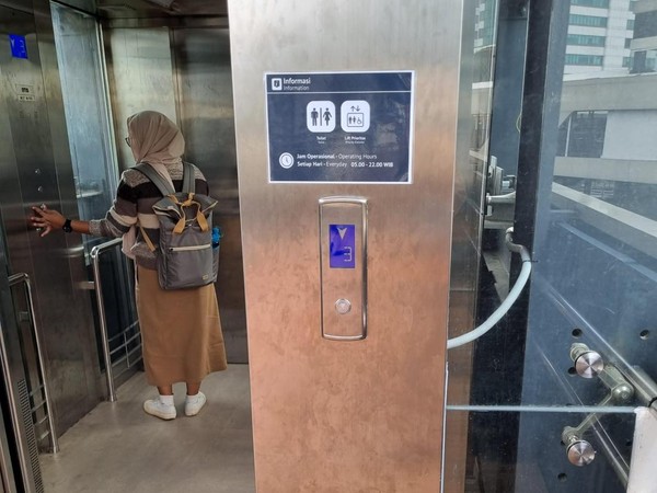 Imbas Abu Vulkanik Anak Krakatau, Transjakarta Sempat Matikan Lift