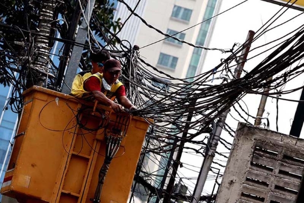 Pramono Mulai Rapikan Kabel Semrawut Jakarta