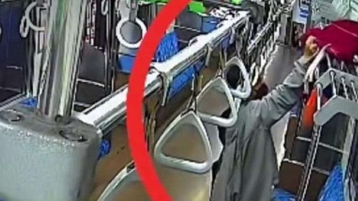 Viral Pencurian Tas di KRL Bogor-Jakarta Kota