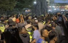 Demo di Depan DPRD DIY Ricuh