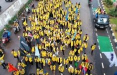 Mahasiswa dan Aliansi Rakyat Kembali Turun ke DPR RI Hari Ini