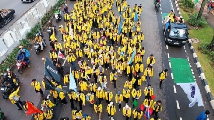 Mahasiswa dan Aliansi Rakyat Kembali Turun ke DPR RI Hari Ini