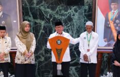 Pemprov DKI Berangkatkan 44 Marbot Umrah