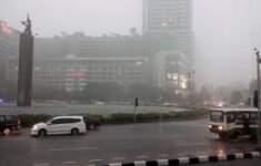 BMKG Prediksi Musim Hujan Mulai Guyur Jakarta pada November 2026