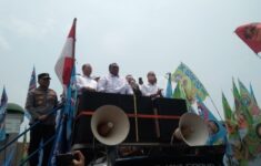 Dasco Temui Massa Buruh di DPR Usai UU Pelindungan Ketenagakerjaan Disahkan