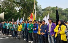 BEM SI Demo di Gedung DPR Hari Ini