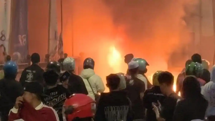 Tawuran Manggarai Kembali Pecah hingga Warung Terbakar
