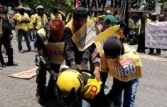 Driver Ojol Maxim Demo di Kantor Pusat Jakarta Selatan