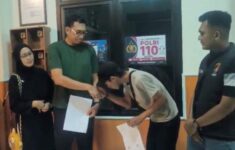 Tukang Mi Ayam di Bekasi Minta Maaf Usai Viral Ambil Kucing Persia